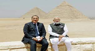 तय कार्यक्रम से इतर गीजा का पिरामिड देखने पहुंचे प्रधानमंत्री मोदी