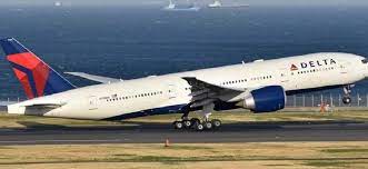 अमेरिका के टेक्सास में विमान के इंजन में फंसा हवाई अड्डे का कर्मचारी, मौत