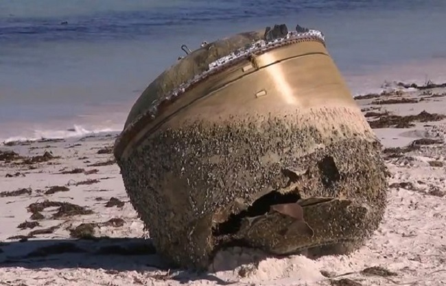 ऑस्ट्रेलिया के समुद्र तट पर बहकर आया भारतीय रॉकेट का मलबा !