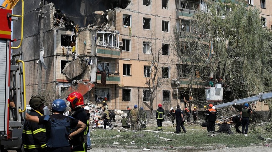 जेलेंस्की के गृह नगर क्रिवी रिह में रूस के मिसाइल हमले में छह लोगों की मौत