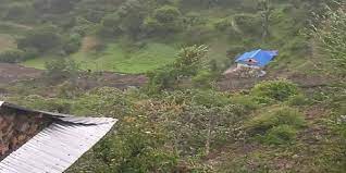 नेपाल : भूस्खलन के कारण काठमांडू को जोड़ने वाली सभी सड़कें अवरुद्ध, लम्बा ट्रैफिक जाम