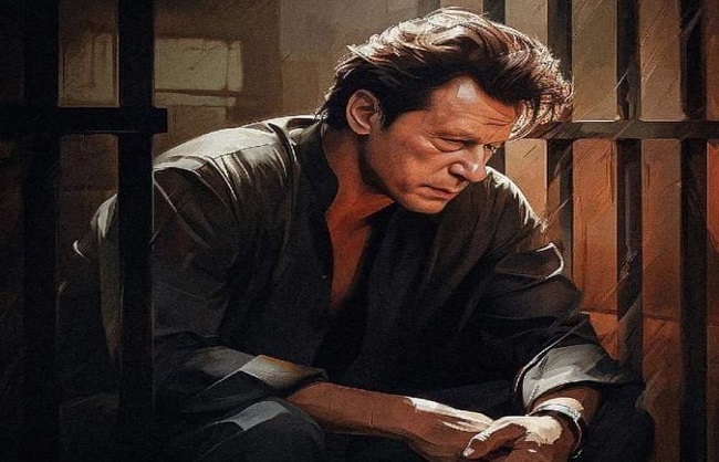 मक्खियों-चीटियों के साथ जेल काट रहे इमरान, हाई कोर्ट में रिहाई की याचिका