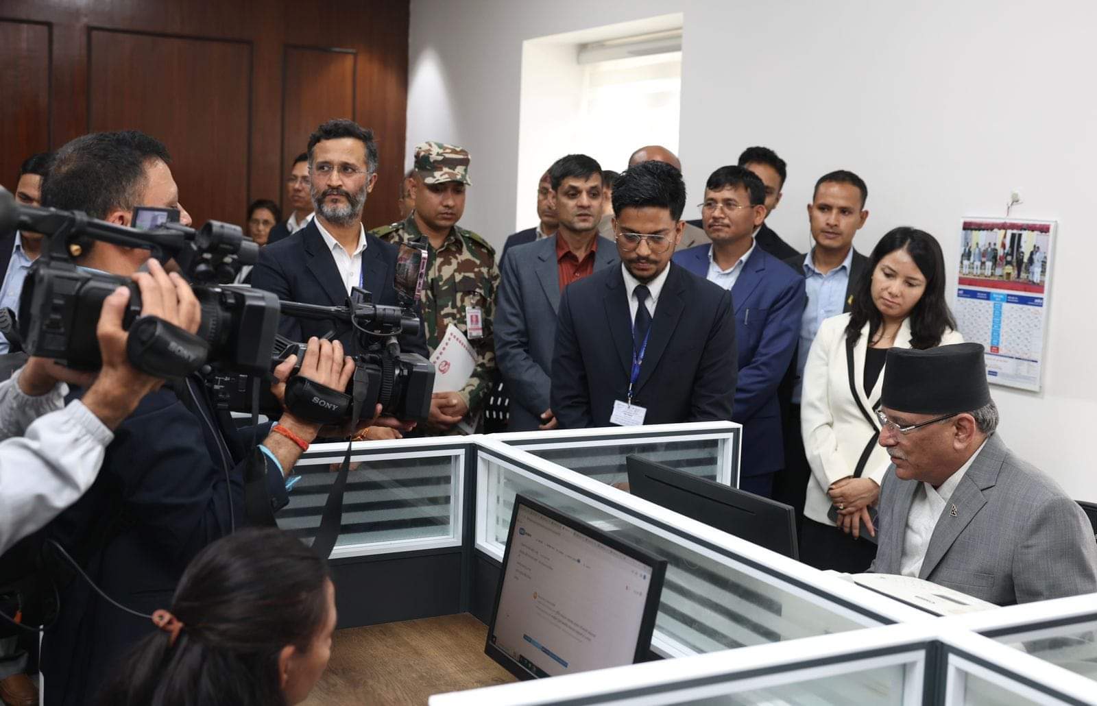 प्रधानमंत्री प्रचंड ने जनता की शिकायत सुनने के लिए शुरू किया कॉल सेंटर 'हेलो सरकार'