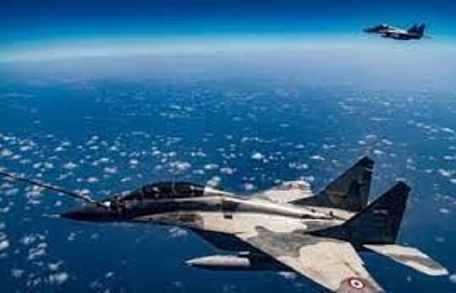 भारतीय वायु सेना का कारनामा, हवा में भरा मिस्र के लड़ाकू विमान में ईंधन