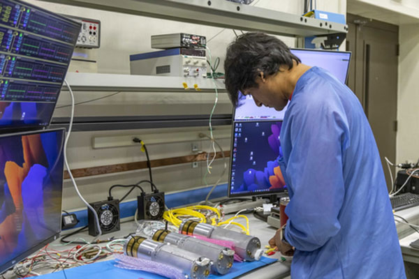  भारतीय मूल के नासा वैज्ञानिक 2023 के सूर्य ग्रहण में रॉकेट मिशन का नेतृत्व करेंगे