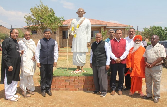 महात्मा गांधी ने जहाँ से शुरू की थी वकालत, दक्षिण अफ्रीका में वहीं लगी उनकी प्रतिमा