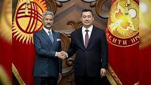 जयशंकर ने किर्गिस्तान के राष्ट्रपति झापारोव से मुलाकात की, शंघाई सहयोग संगठन सम्मेलन में लेंगे भाग