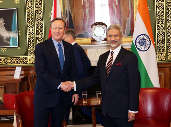 जयशंकर ब्रिटेन के नए विदेश मंत्री कैमरन से मिले
