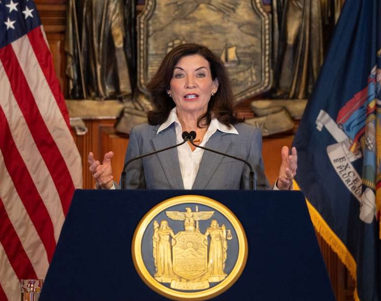 दीपवाली के दिन न्यूयॉर्क के स्कूलों में छुट्टी, गवर्नर ने कानून पर किए हस्ताक्षर