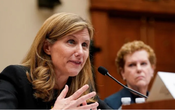 यहूदी विरोध पर अमेरिकी संसद में पेशी के बाद पेंसिलवेनिया विवि की अध्यक्ष लिज मैगिल का इस्तीफा