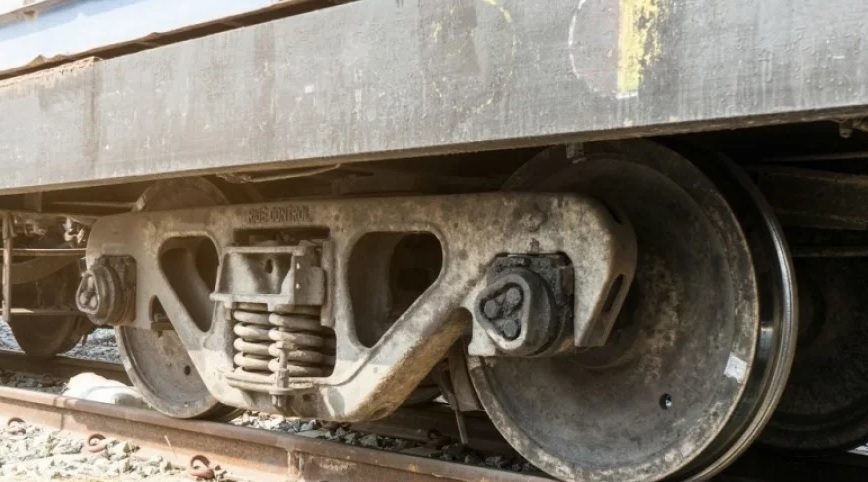 बांग्लादेश में मालगाड़ी का एक डिब्बा बेपटरी