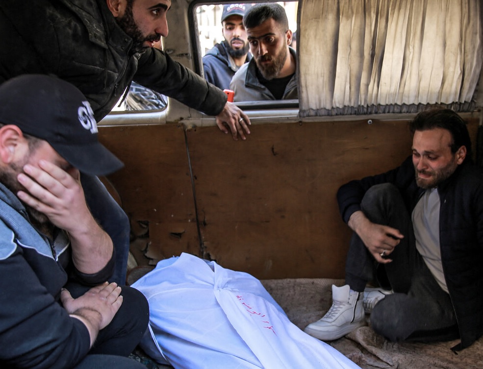 इजराइली सुरक्षा बलों ने गाजा शहर में भीड़ पर चलाई गोली, 100 से ज्यादा की मौत