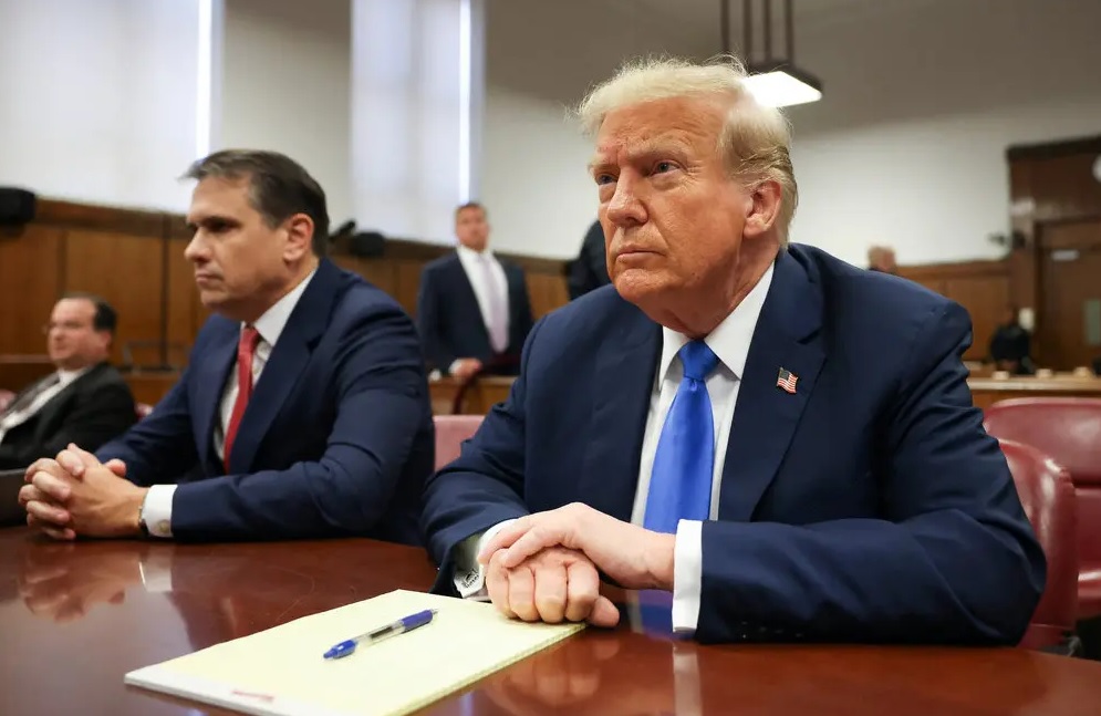 अमेरिका में अभियोजन पक्ष ने पूर्व राष्ट्रपति ट्रम्प के खिलाफ साक्ष्य रखे