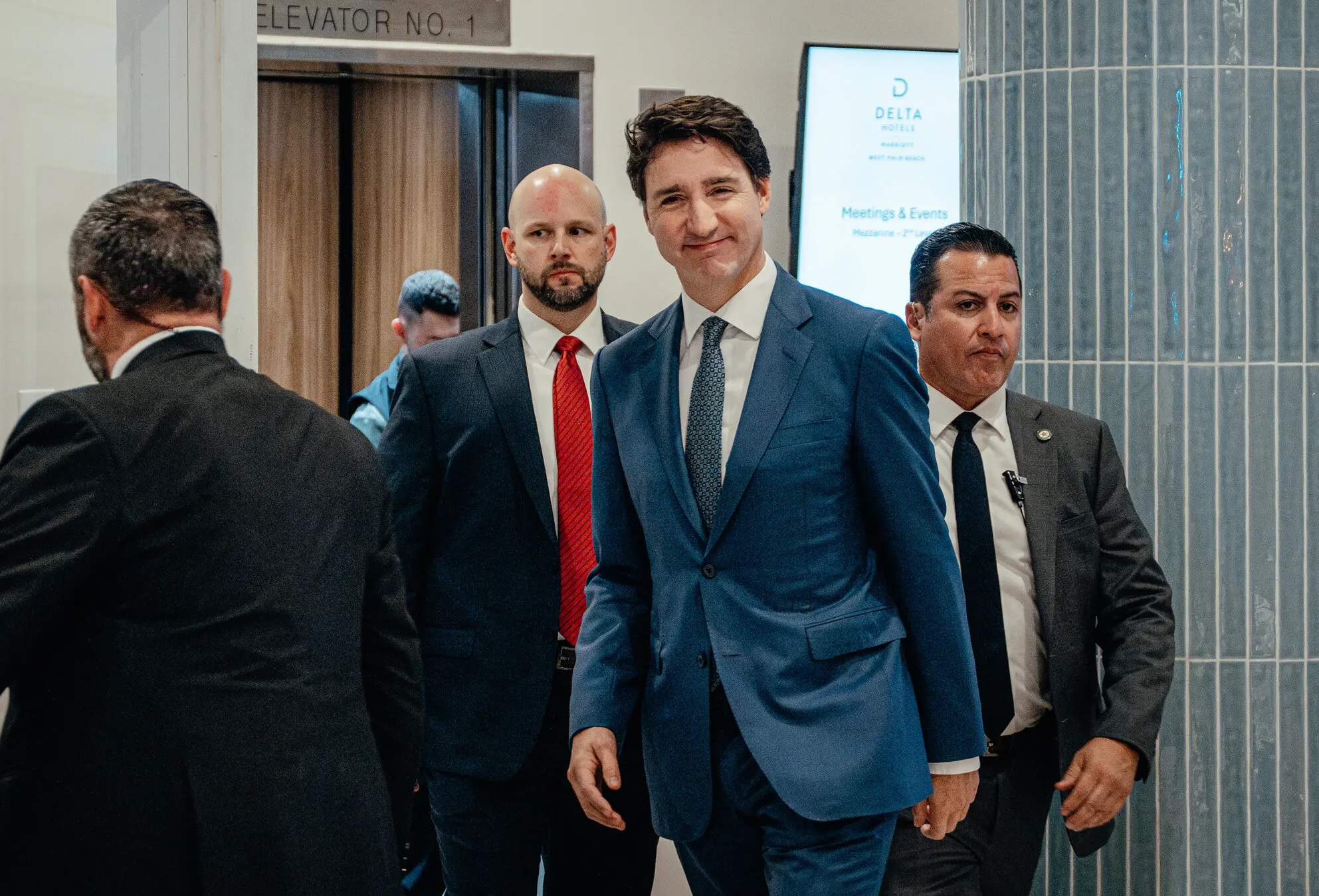 कनाडा के प्रधानमंत्री ट्रूडो फ्लोरिडा पहुंचे ट्रंप से मिलने 