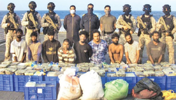 भारतीय नौसेना ने अरब सागर में श्रीलंकाई ध्वज लगी दो नौकाएं पकड़ीं, 500 किग्रा क्रिस्टल मेथ बरामद 