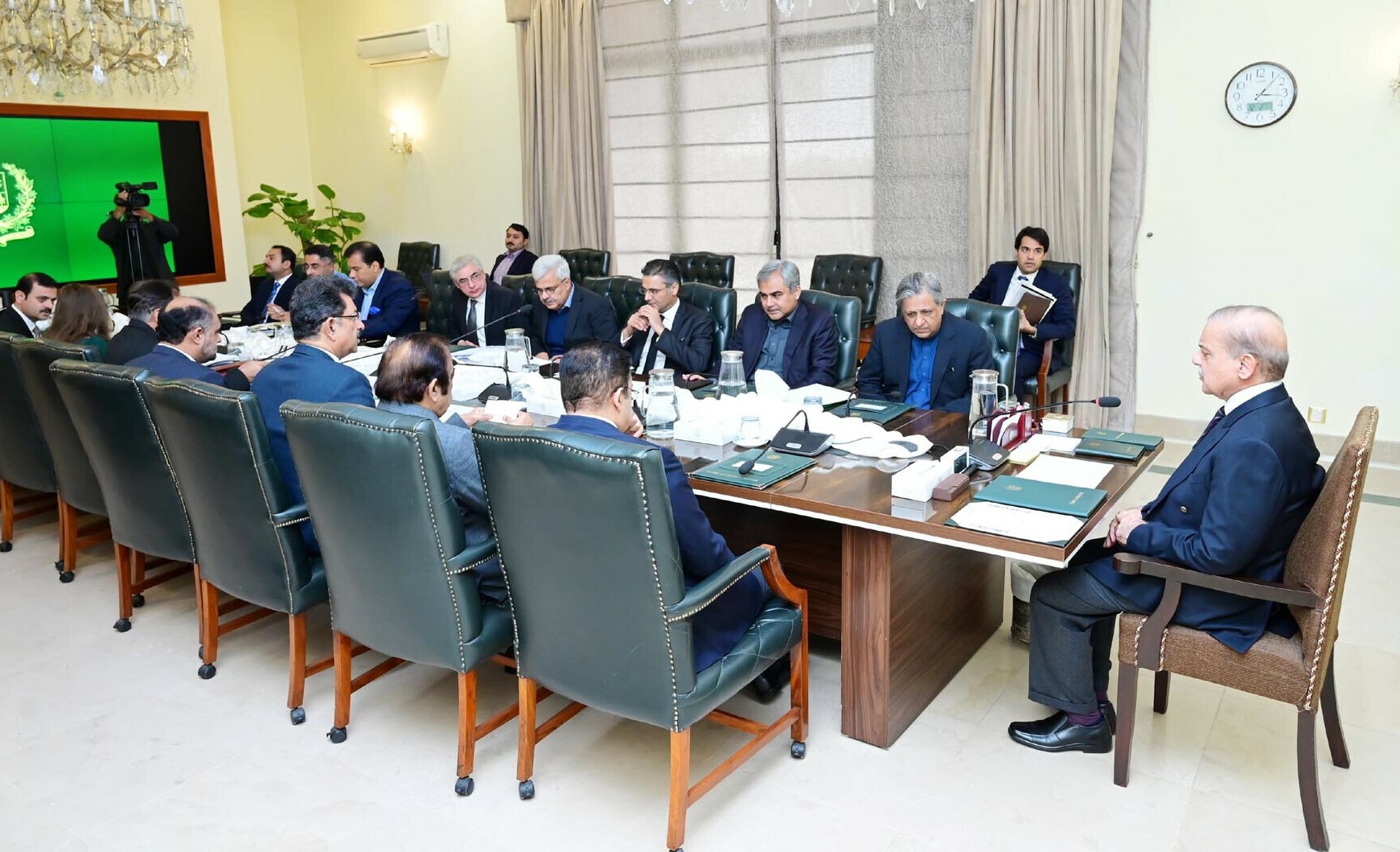 इस्लामाबाद में पीटीआई के हिंसक विरोध प्रदर्शन की संघीय सरकार ने जांच शुरू कराई