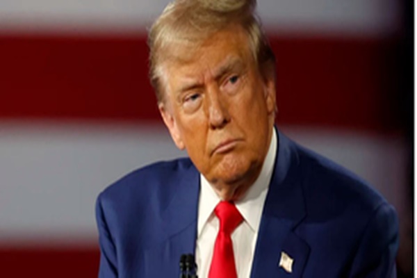 अमेरिकी सदन ने संघीय कार्यों को वित्तपोषित करने और ऋण सीमा को निलंबित करने की ट्रम्प की योजना को खारिज कर दिया