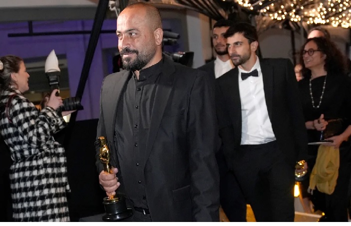  इजराइल के कब्जे वाले वेस्ट बैंक में ऑस्कर विजेता फिलिस्तीनी निर्देशक पर हमला