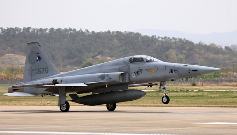 दक्षिण कोरिया में चीन के दो नागरिक अमेरिकी सैन्य सुविधा के पास फिल्म बनाते गिरफ्तार