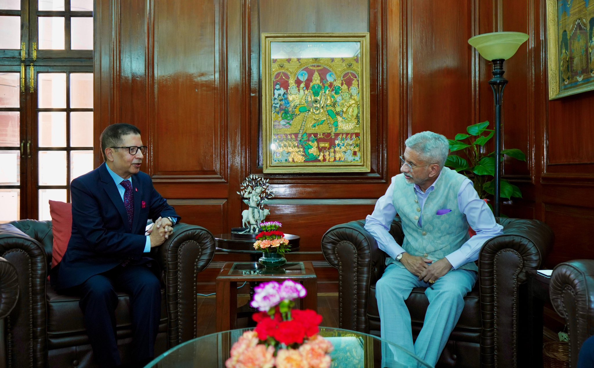  डॉ. एस. जयशंकर ने नेपाल के राजदूत से मुलाकात कर पहलगाम हमले में मारे गए नेपाली युवक के प्रति जताई संवेदना