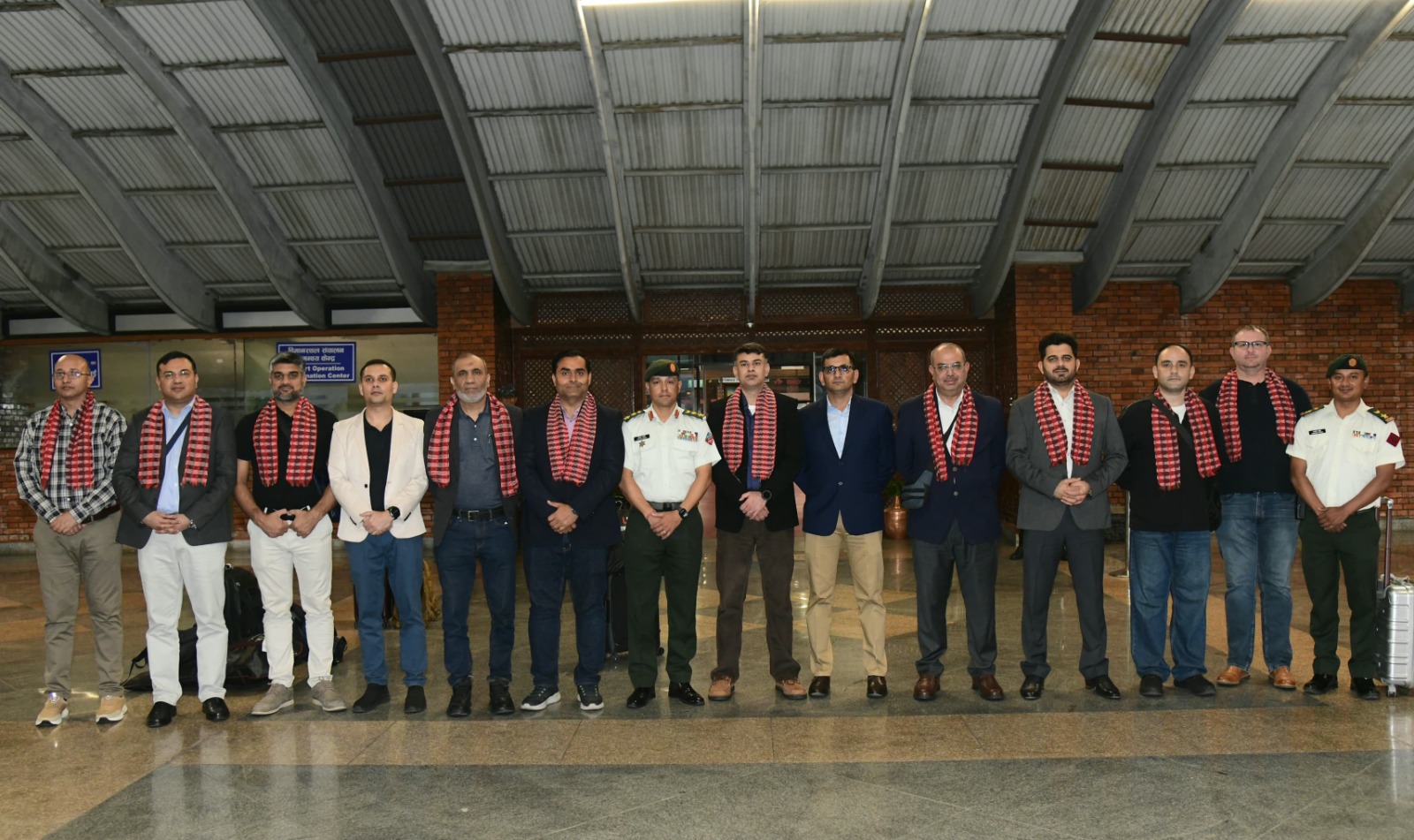 भारत से तनाव के बीच पाकिस्तान के 12 सैन्य अफसर ट्रेनिंग के लिए नेपाल पहुंचे, रक्षा विशेषज्ञ आश्चर्यचकित