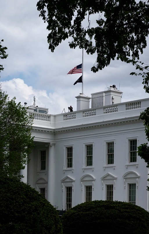  ट्रंप की छंटनी योजना पर अदालत ने लगाई अस्थाई रोक