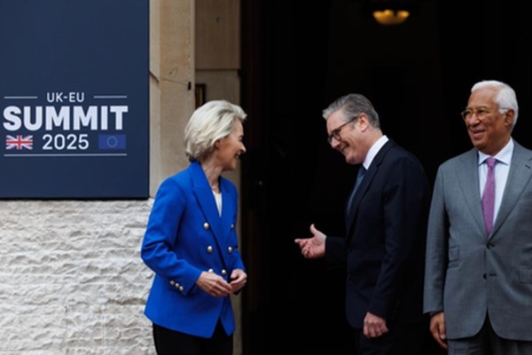 नए द्विपक्षीय समझौते से ब्रिटेन-यूरोपीय संघ के संबंध पुनः स्थापित हुए