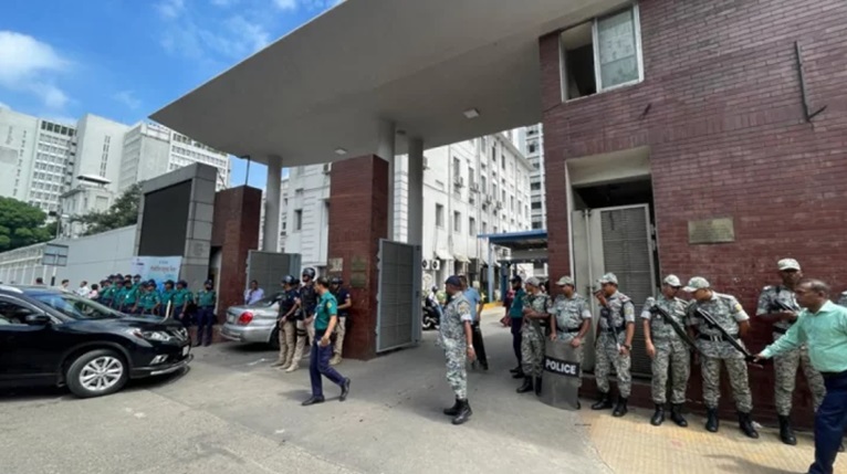 बांग्लादेश में सरकारी सेवा अध्यादेश का विरोध, ढाका में सचिवालय की सुरक्षा बढ़ाई गई