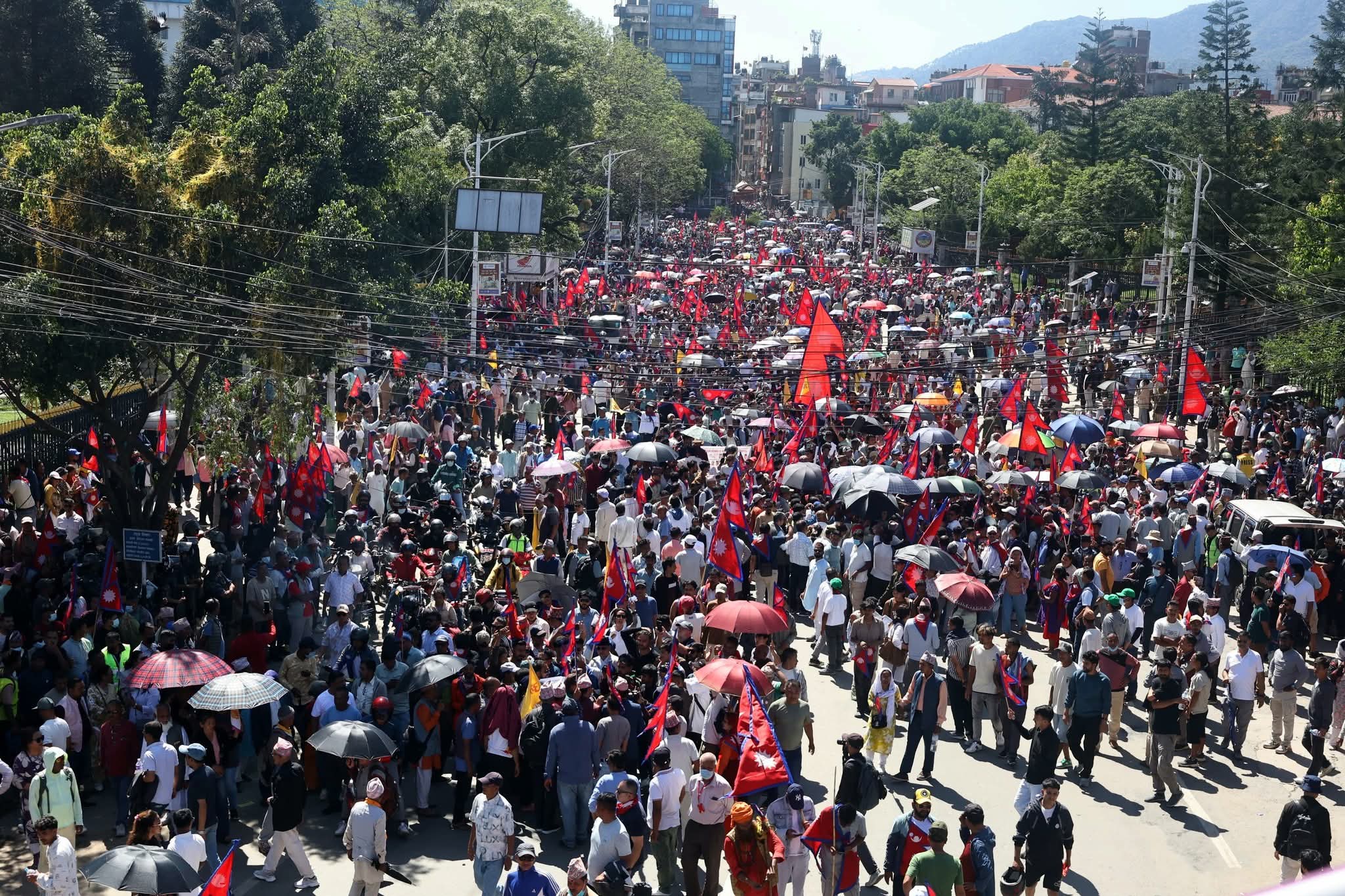 राजतंत्र वापसी की मांग काे लेकर काठमांडू में दूसरे दिन भी प्रदर्शन