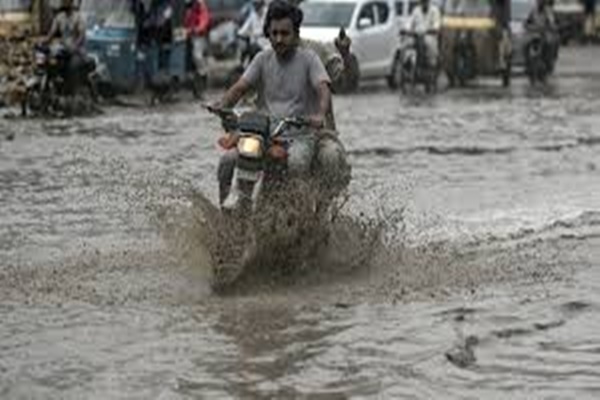  पाकिस्तान में मानसूनी बारिश का कहर: 18 की मौत, 57 घायल