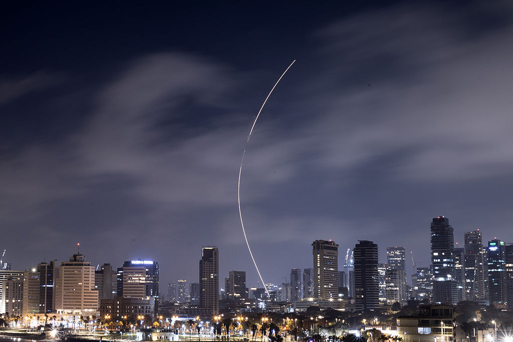 इज़राइल का कहना है कि यमन से प्रक्षेपित मिसाइल को रोक दिया गया।