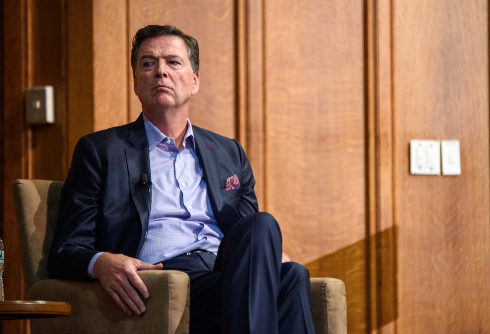  ट्रंप की आलोचना करने पर एफबीआई के पूर्व निदेशक जेम्स कॉमी का सीक्रेट सर्विस ने पीछा किया