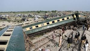 पाकिस्तान: काला शाह काकू के पास इस्लामाबाद एक्सप्रेस पटरी से उतरी, 29 घायल