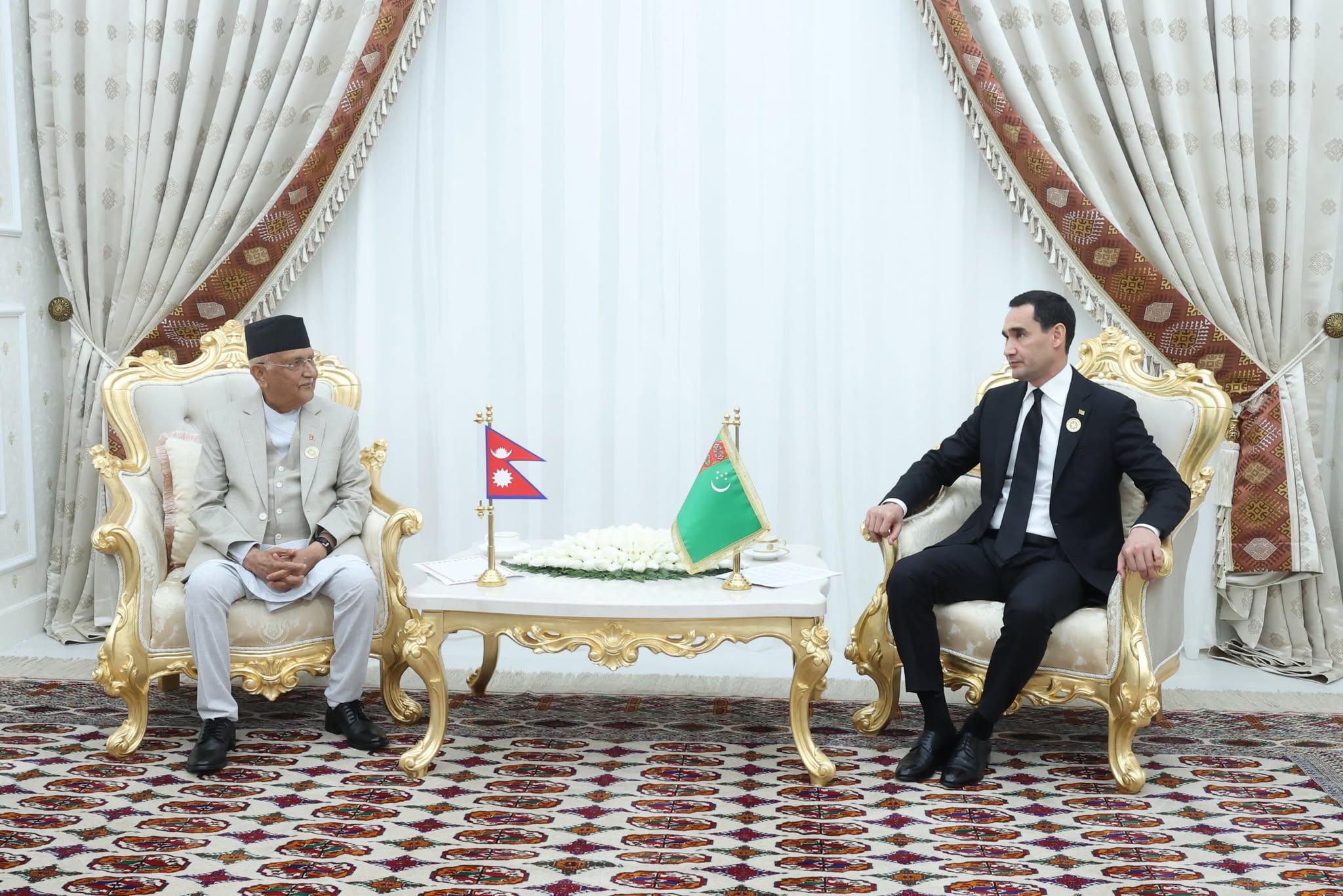  नेपाल के प्रधानमंत्री ओली ने तुर्कमेनिस्तान के राष्ट्रपति के साथ द्विपक्षीय वार्ता की