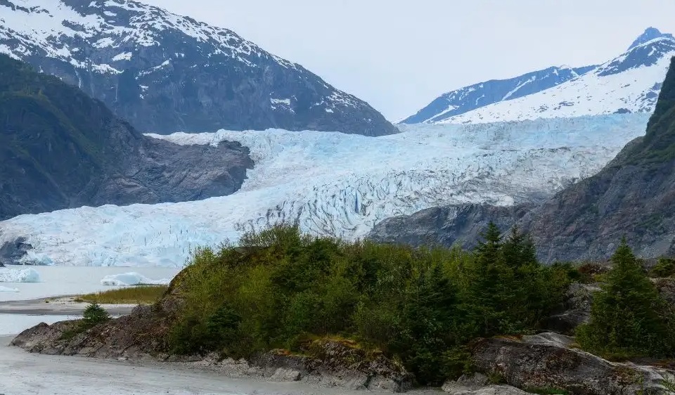  अलास्का में हिमनदीय बाढ़ के खतरे के चलते निकासी अलर्ट जारी