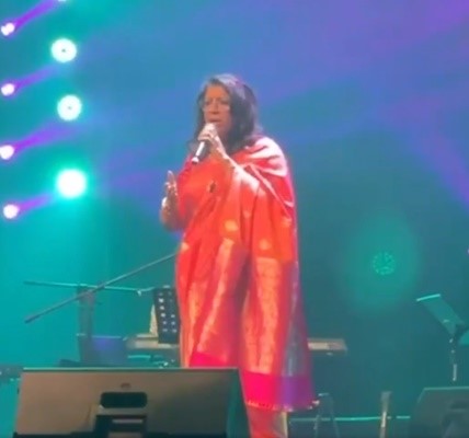 कोलंबो में कविता कृष्णमूर्ति और एल सुब्रमण्यम ने &lsquo;बॉलीवुड एंड बियॉन्ड&rsquo; संगीत समारोह में बांधा मंत्र