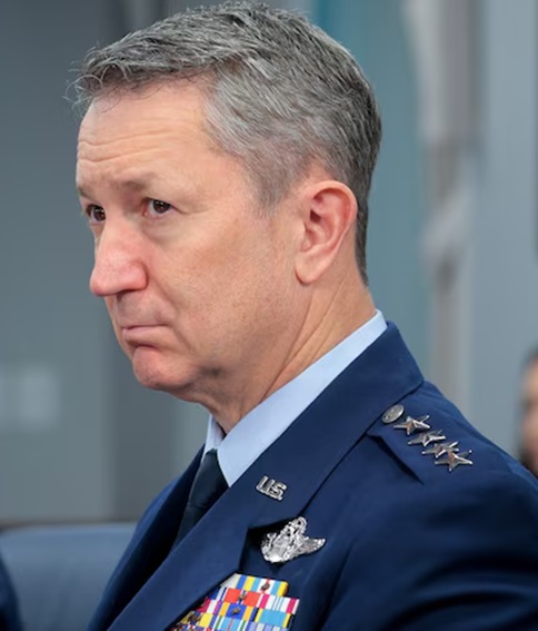 यूक्रेन की सुरक्षा गारंटी के प्रयासों के बीच अमेरिकी शीर्ष जनरल डैन केन ने यूरोपीय रक्षा प्रमुखों से मुलाकात की