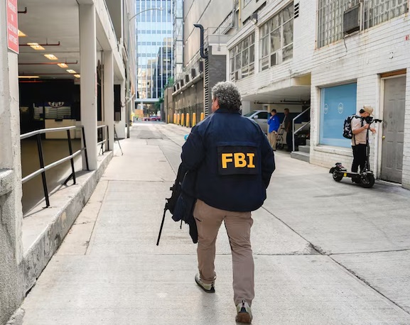 अमेरिका के पूर्व राष्ट्रीय सुरक्षा सलाहकार जॉन बोल्टन के आवास और कार्यालय पर एफबीआई का छापा