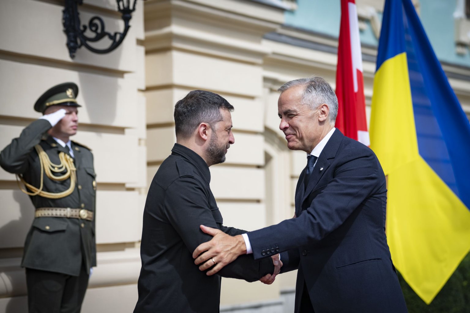 कनाडाई प्रधानमंत्री मार्क कार्नी का समर्थन: यूक्रेन को मिले मजबूत सुरक्षा गारंटी