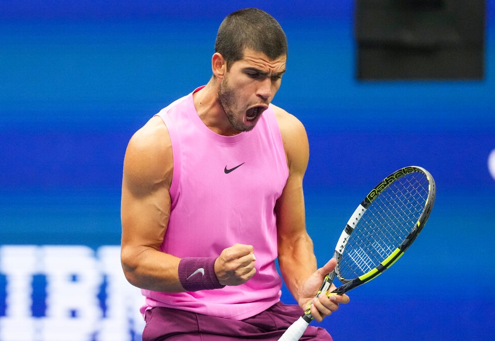 स्पेन के कार्लोस अल्कारेज ने इटली के जैनिक सिनर को हराकर अमेरिकी ओपन पुरुष एकल का खिताब जीता