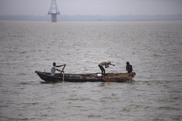 कोडिक्करई के निकट श्रीलंकाई समुद्री डाकुओं ने तमिलनाडु के ग्यारह मछुआरों पर हमला किया