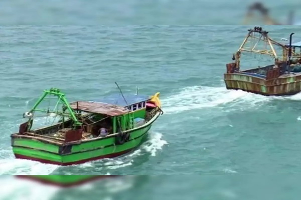 श्रीलंकाई नौसेना ने रामेश्वरम के 30 मछुआरों को अंतरराष्ट्रीय जलक्षेत्र में गिरफ्तार किया