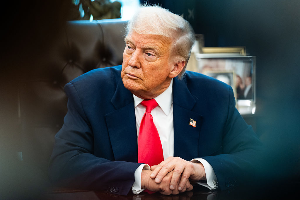 अमेरिकी न्यायाधीश ने इलिनोइस में ट्रम्प की नेशनल गार्ड की तैनाती पर रोक लगाई