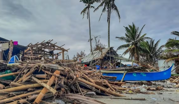  मध्य वियतनाम में तूफ़ान &lsquo;कालमेगी&rsquo; से पाँच की मौत, सैकड़ों घर क्षतिग्रस्त और हवाई सेवाएँ प्रभावित