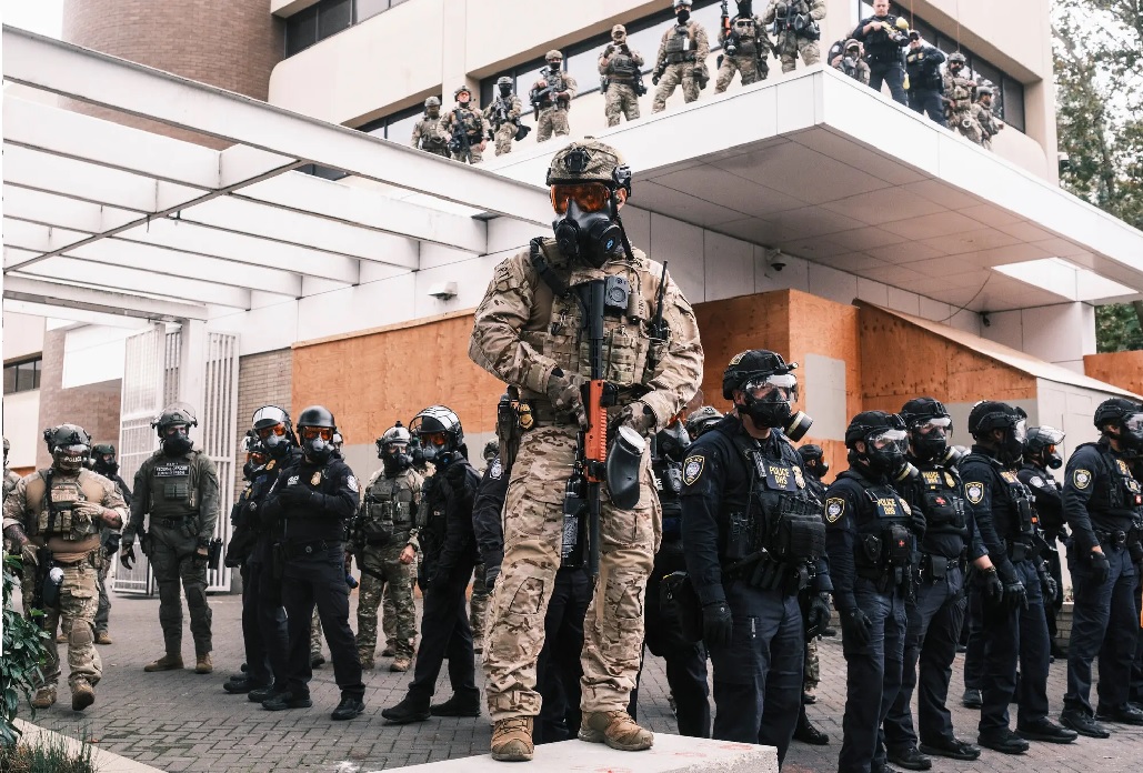 राष्ट्रपति ट्रंप पर न्यायाधीश की कठोर टिप्पणी, पोर्टलैंड में नेशनल गार्ड की तैनाती पर रोक लगाई