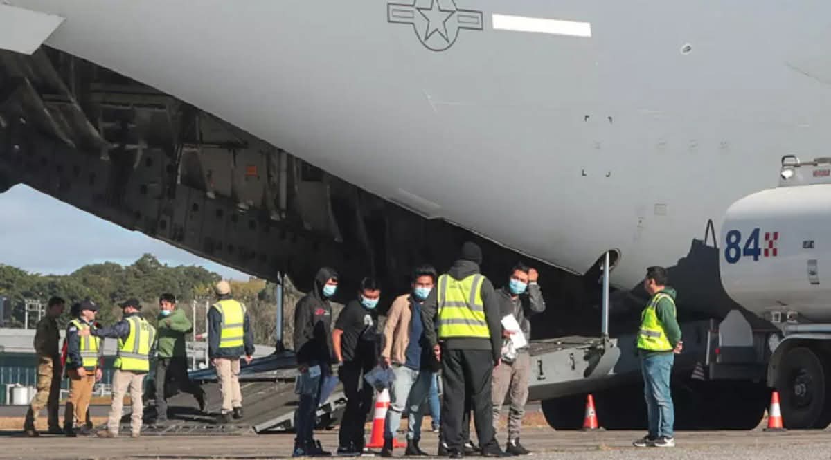  आव्रजन कानून उल्लंघन में अमेरिका से 75 नेपाली नागरिक को काठमांडू लाया गया