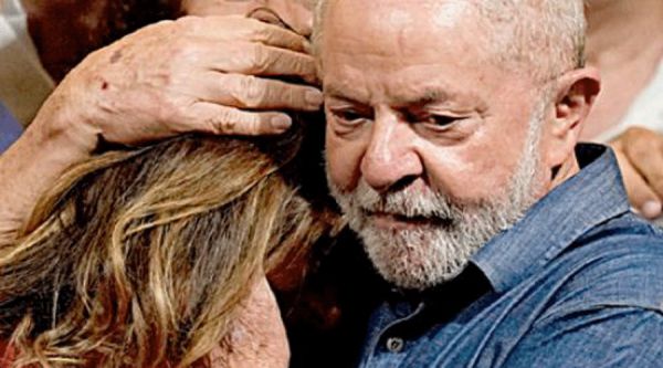 Brazil: Jair Bolsonaro in stunning poll loss