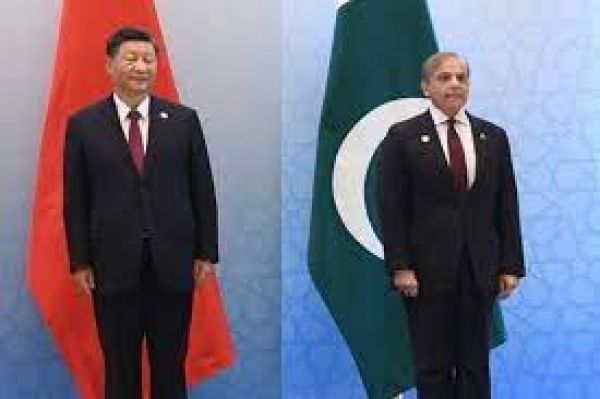 चीन पहुंचे शहबाज, जिनपिंग संग इकोनॉमिक कॉरिडोर की मजबूती का समझौता