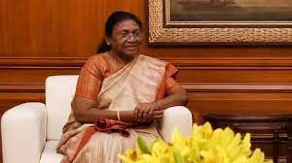 दो दिवसीय मिजोरम के दौरे पर आइजोल पहुंची राष्ट्रपति द्रौपदी मुर्मू