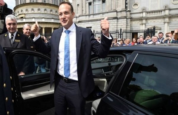 आयरलैंड के दूसरी बार प्रधानमंत्री बने भारतीय मूल के लियो वराडकर